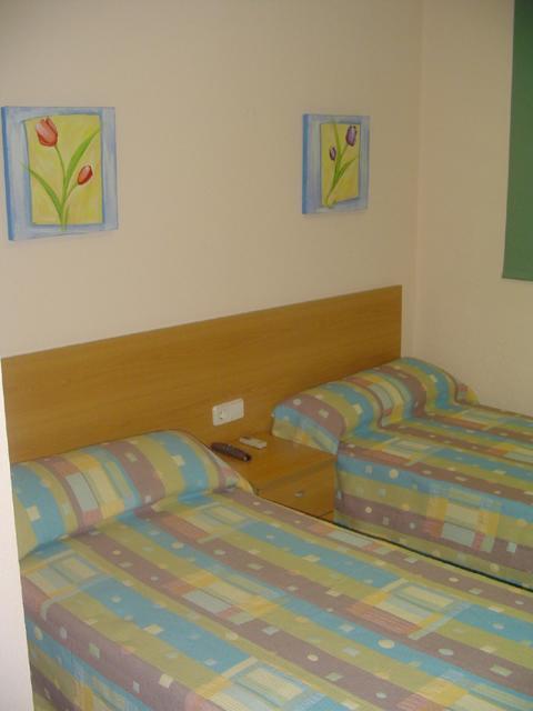 Hostal Vimar La Llosa Eksteriør bilde